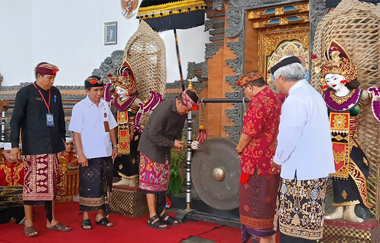 Bupati Sedana Arta Buka Bulan Bahasa Bali V Tahun 2023 di Kabupaten Bangli